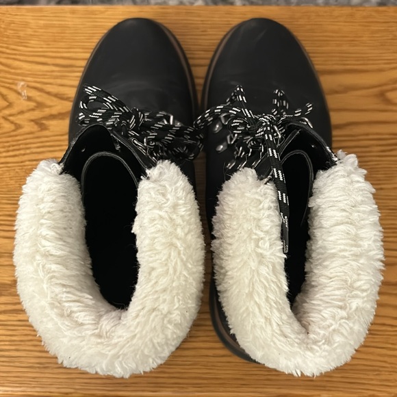 Torrid Shearling Hiker Bootie Size 10 - Picture 7 of 8